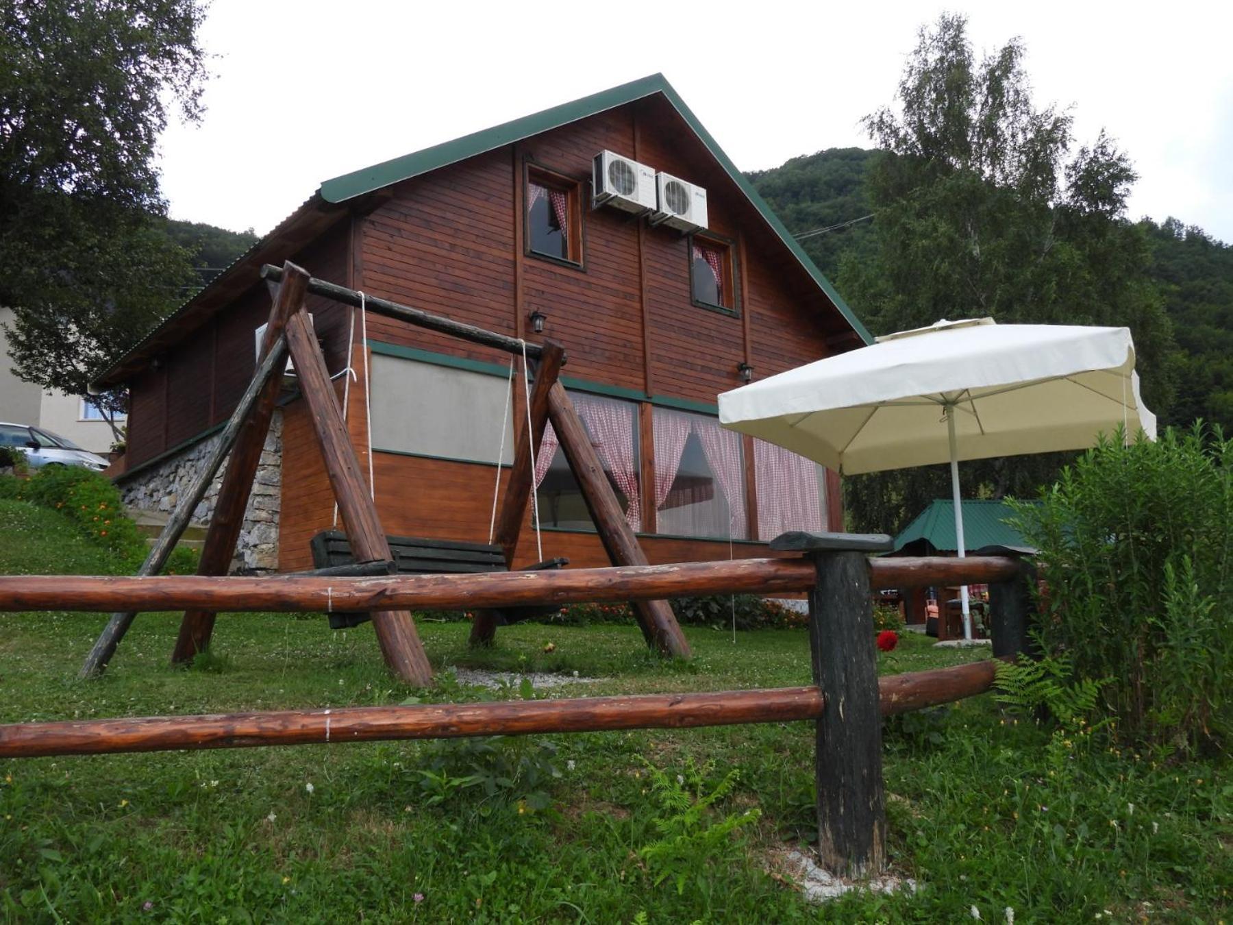 Etno Selo Zuric Chalet